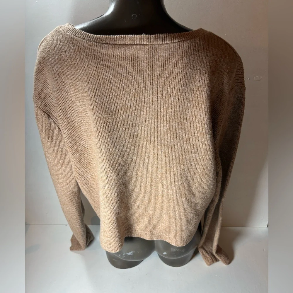 Zara Women's Beige Crew Neck Sweater - Picture 4 of 5
